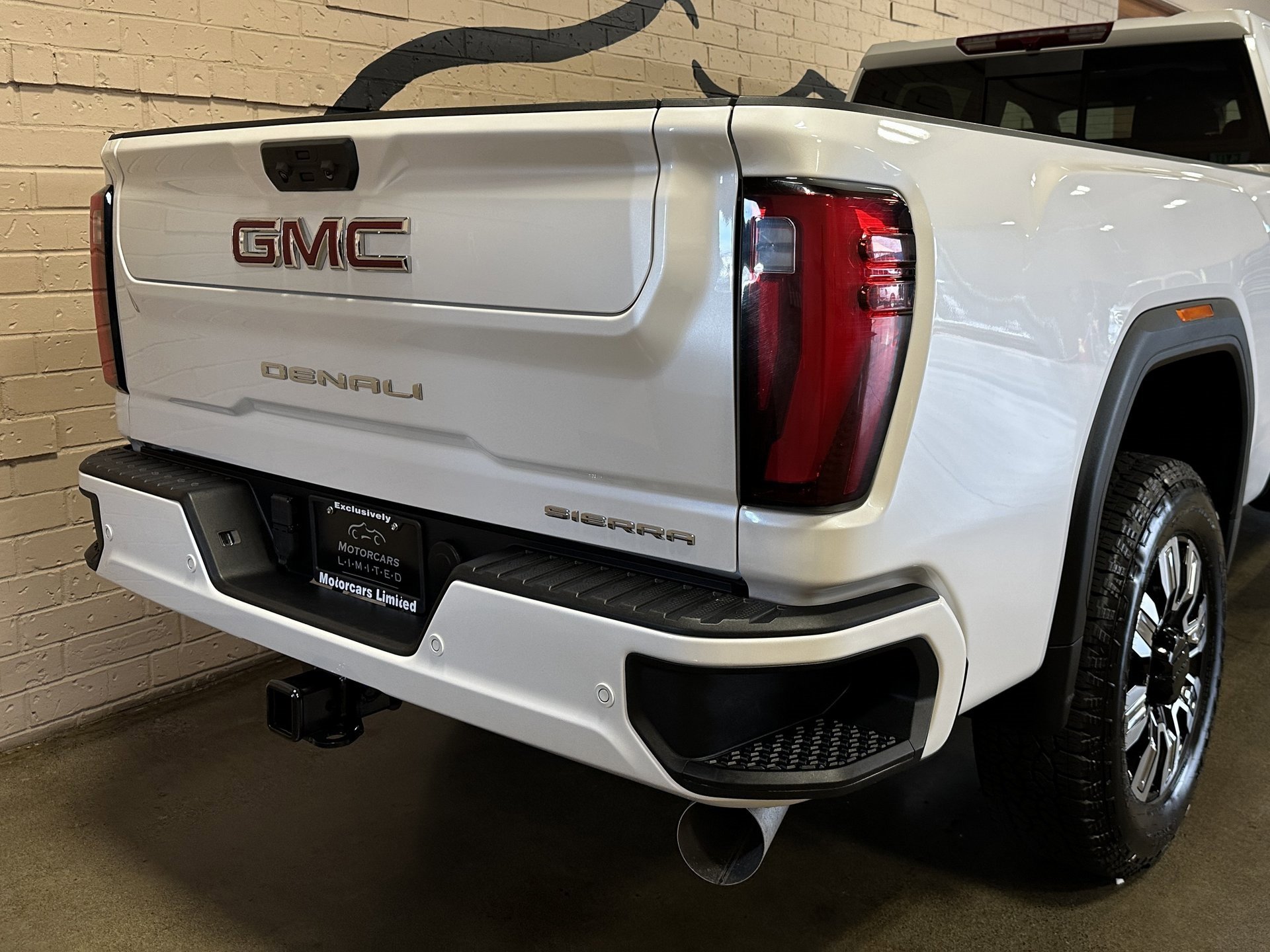 Used 2024 GMC Sierra 3500 Denali image 5