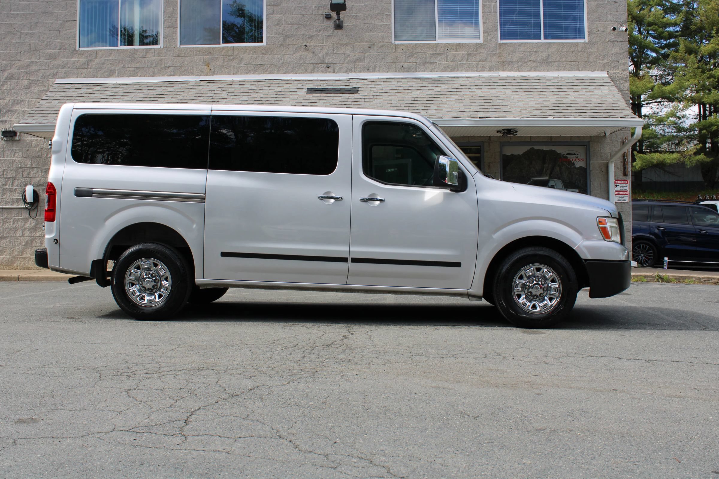 Used 2020 Nissan NV 3500 SL RWD image 25