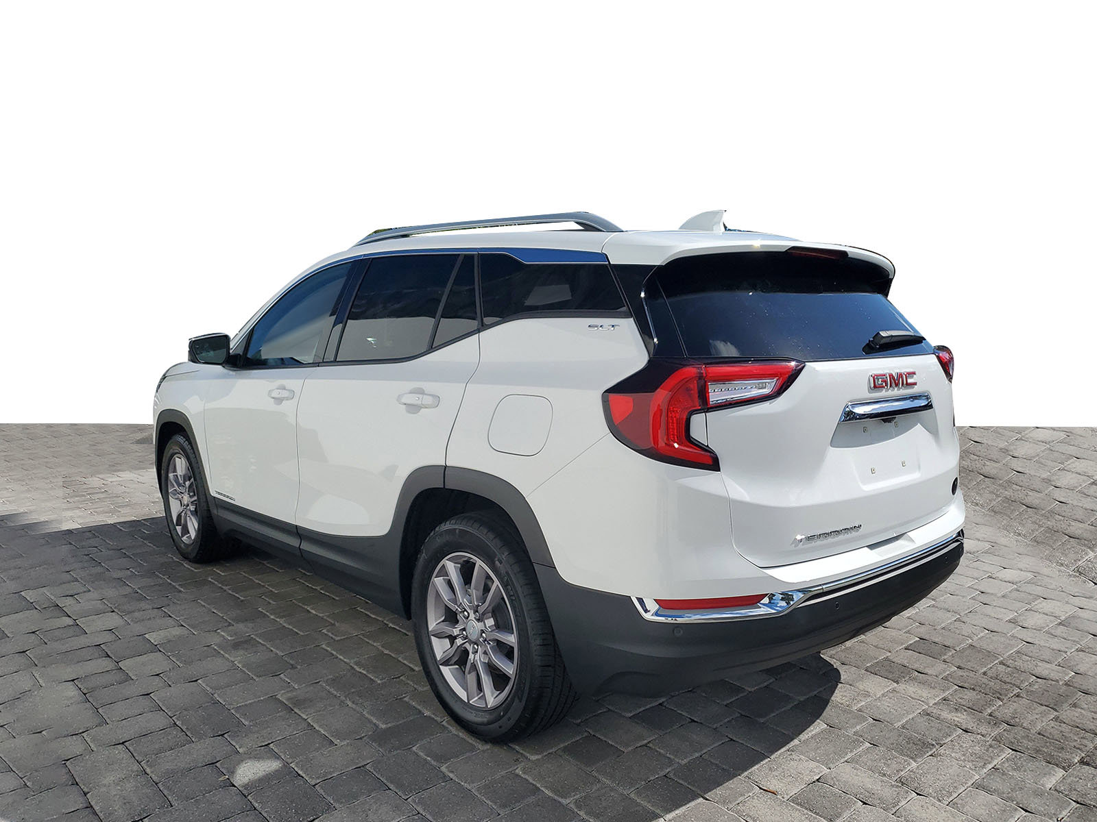 Used 2022 GMC Terrain SLT w/ Infotainment Package II image 3