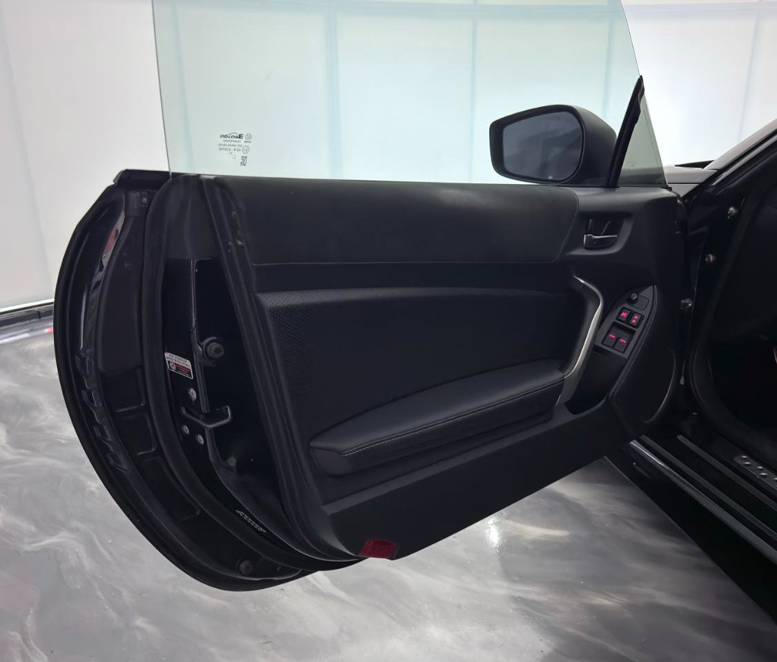 Used 2020 Toyota 86 RWD image 17