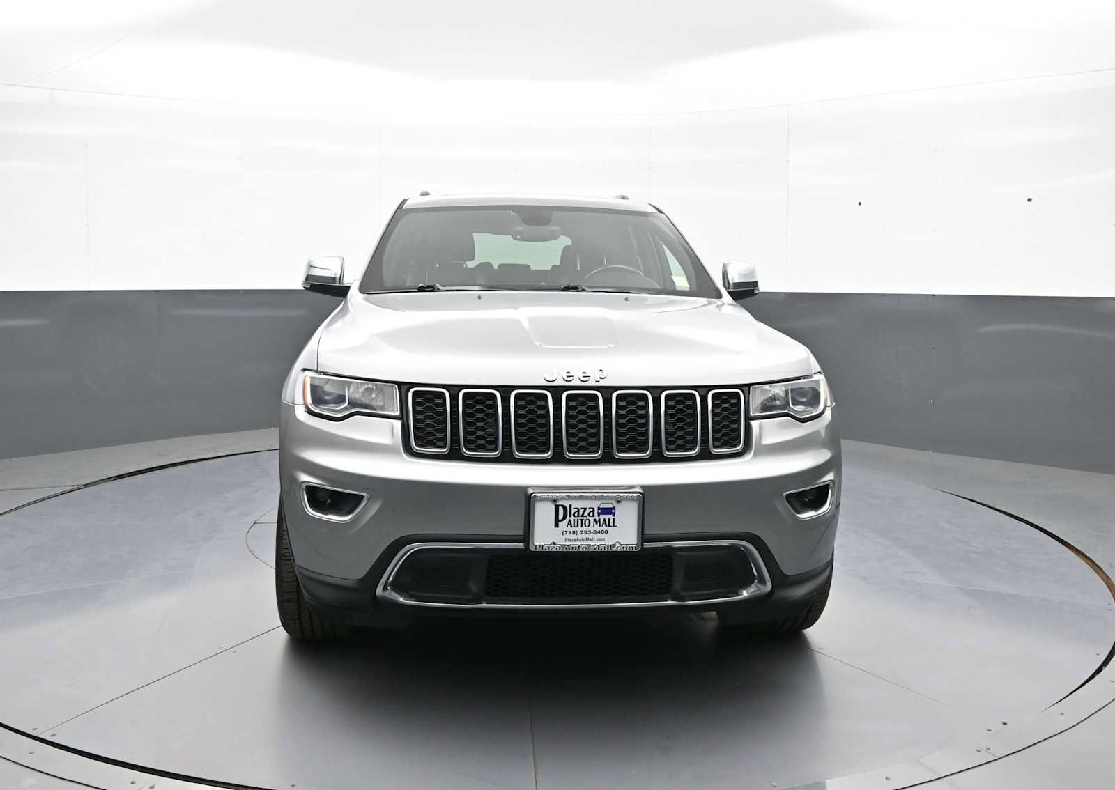 Used 2018 Jeep Grand Cherokee Limited AWD/4WD image 1