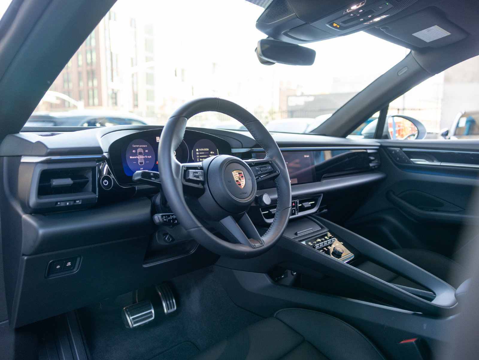 Certified 2025 Porsche Macan 4S Electric AWD/4WD image 4