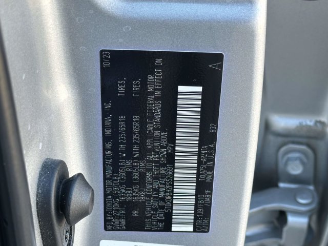 Used 2023 Toyota Highlander LE AWD/4WD image 40