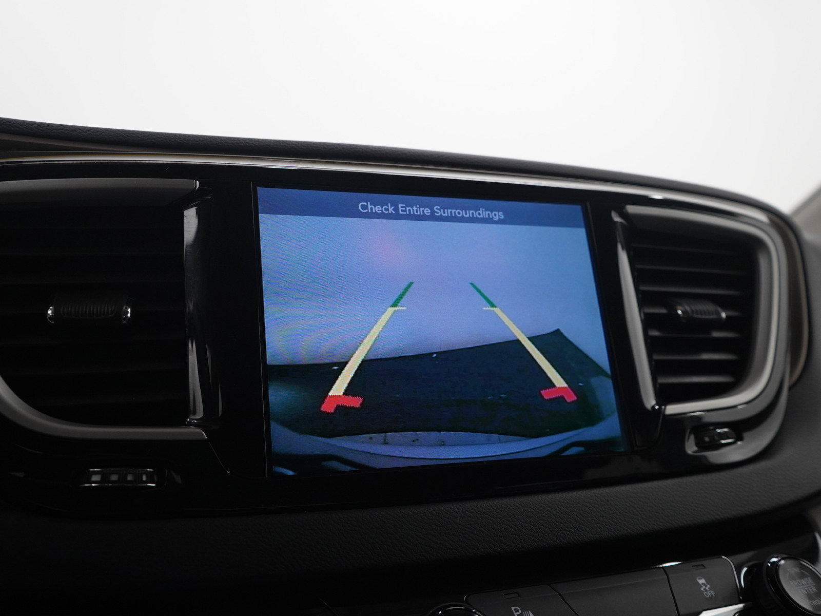 Used 2017 Chrysler Pacifica Touring-L FWD image 29