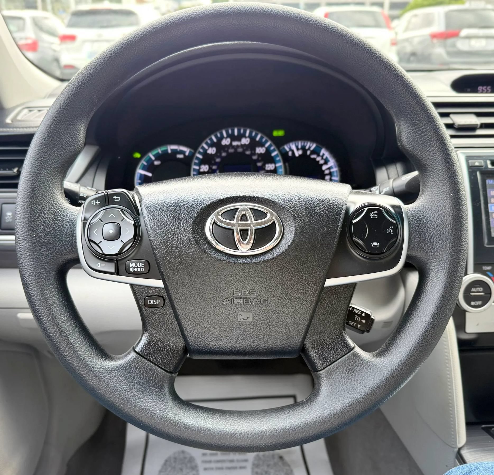 Used 2014 Toyota Camry LE FWD image 12