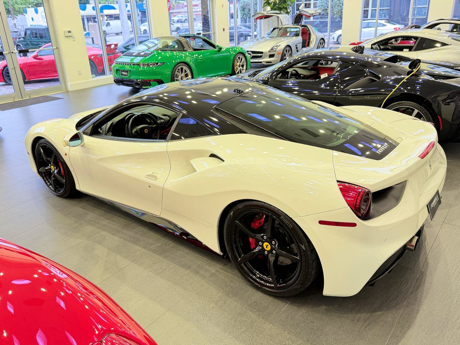 Used 2017 Ferrari 488 GTB RWD image 12