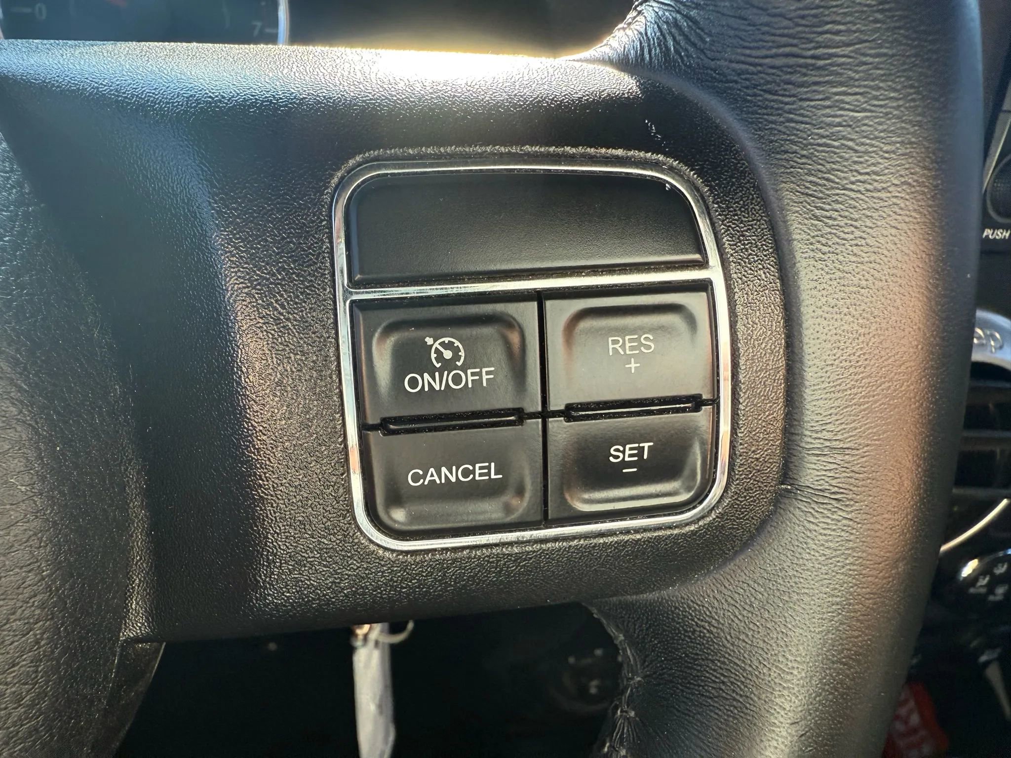 Used 2018 Jeep Wrangler Unlimited Sahara w/ Connectivity Group image 17