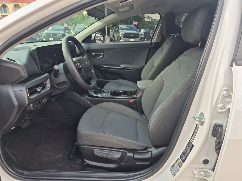 Used 2025 Kia K4 FWD image 11