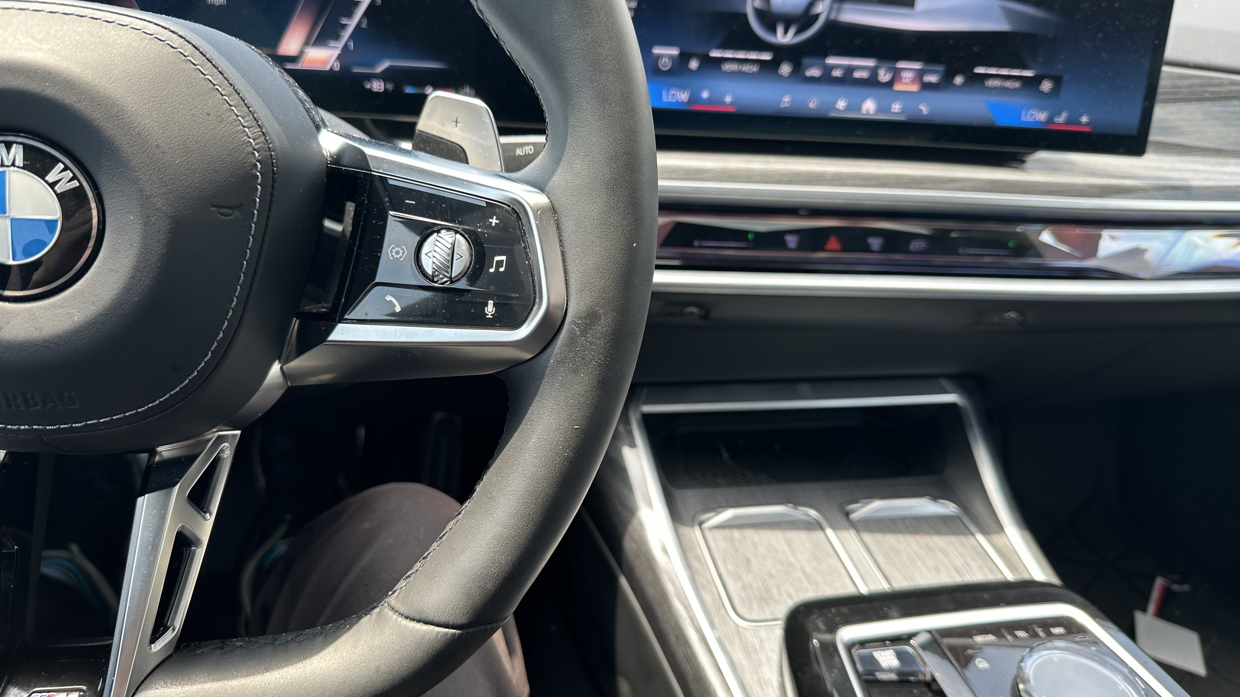 Certified 2024 BMW 760i xDrive AWD/4WD image 21