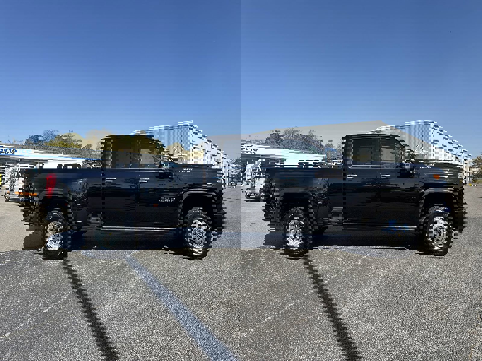 Used 2021 Chevrolet Silverado 3500 High Country image 11