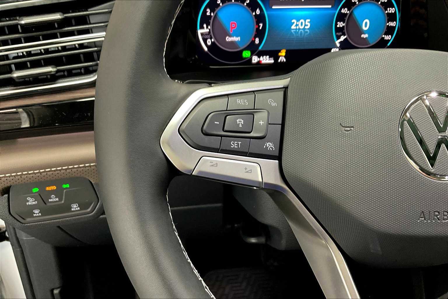 New 2025 Volkswagen Atlas SEL image 17