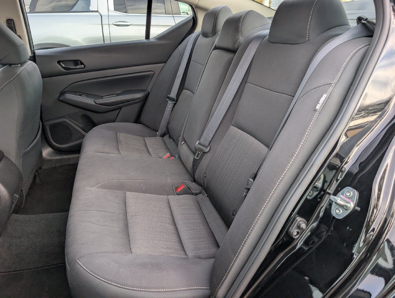 Used 2025 Nissan Altima 2.5 SV FWD image 25
