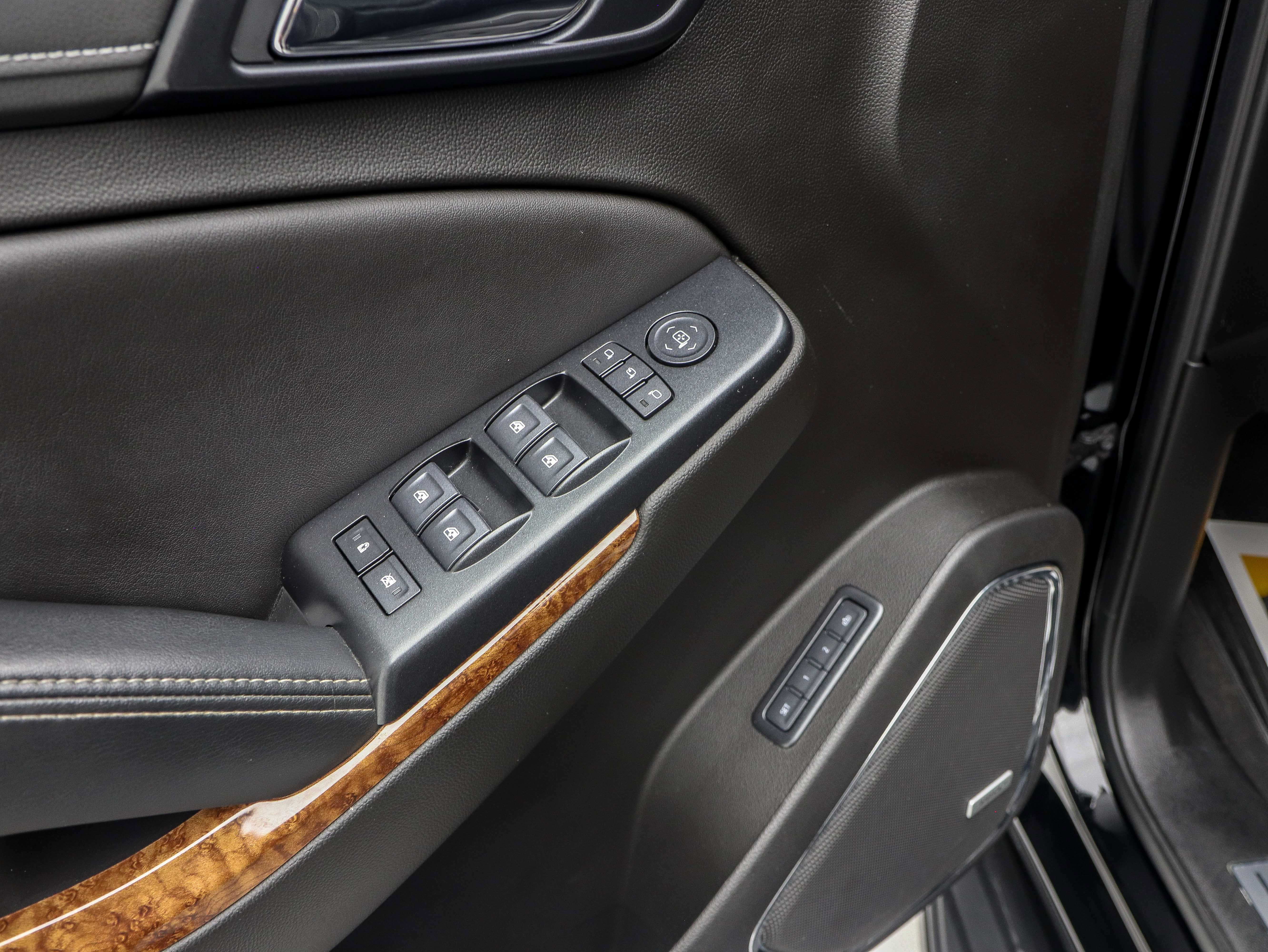 Used 2020 Chevrolet Suburban Premier AWD/4WD image 20