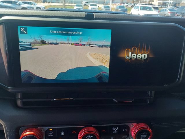 Used 2024 Jeep Gladiator Rubicon w/ Convenience Group AWD/4WD image 5