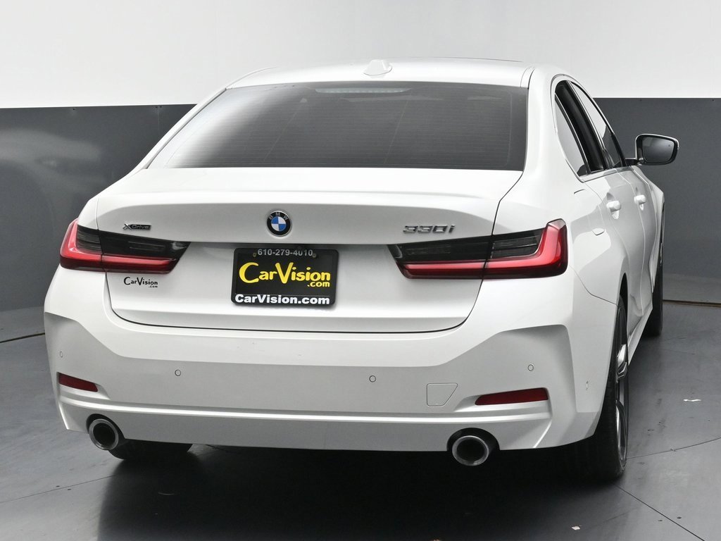 Used 2024 BMW 330i xDrive Sedan w/ Premium Package image 4