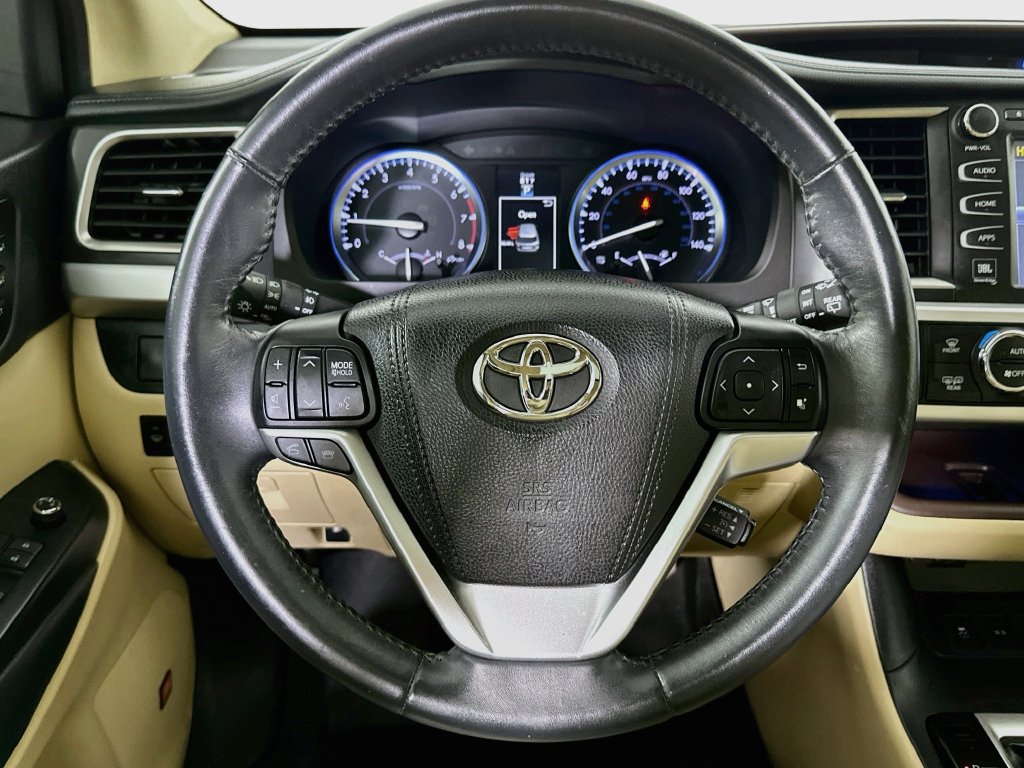 Used 2016 Toyota Highlander Limited AWD/4WD image 18