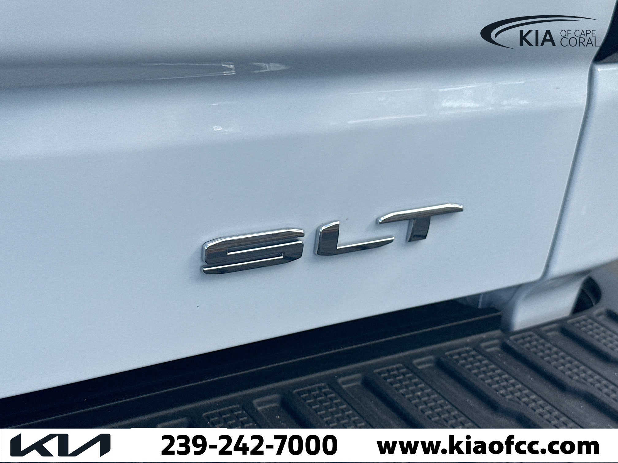 Used 2026 GMC Sierra 1500 SLT AWD/4WD image 10