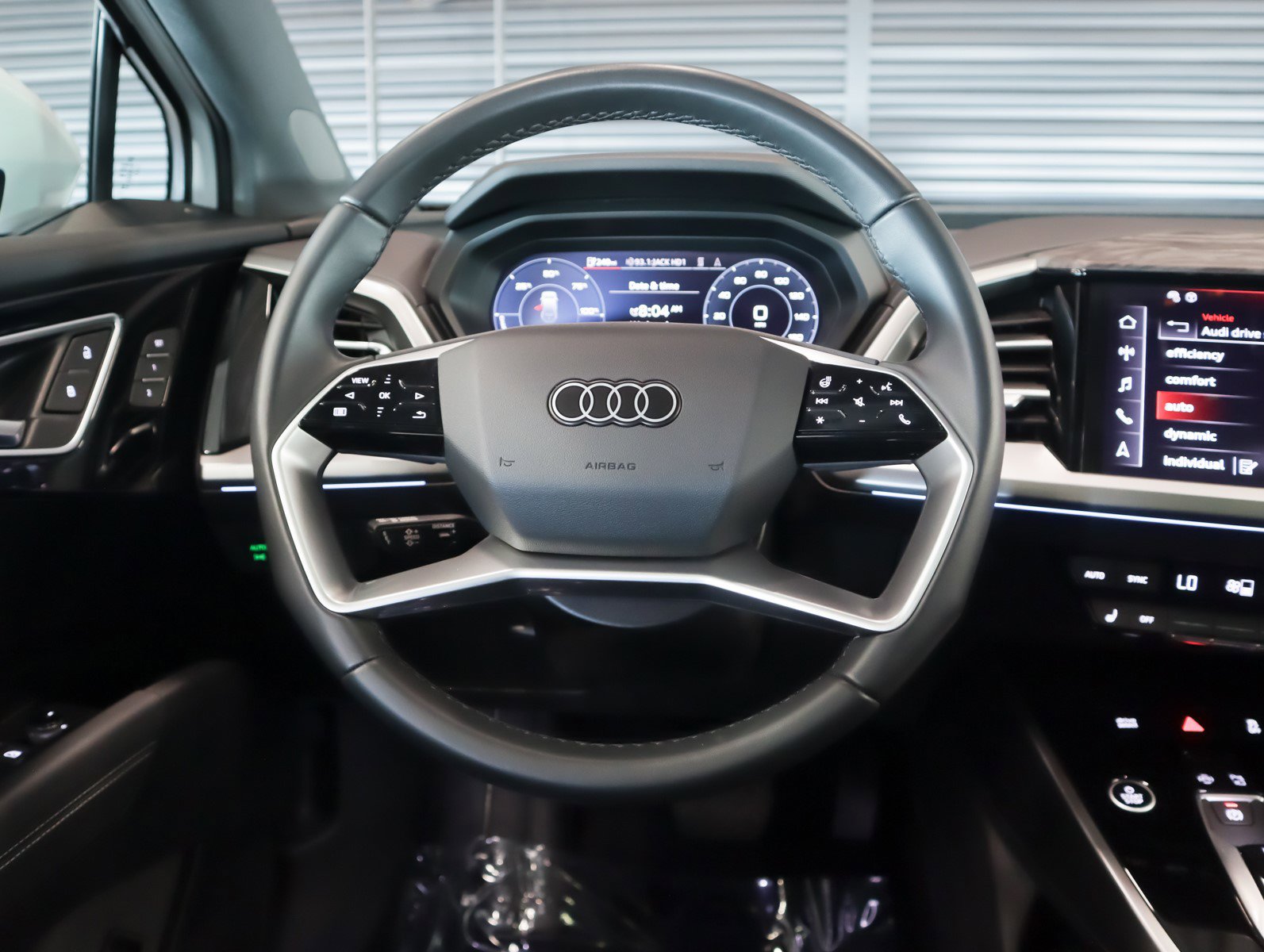 Used 2024 Audi Q4 e-tron Premium Plus w/ Premium Plus image 17