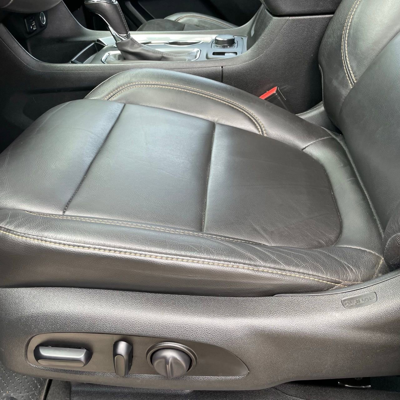 Used 2020 Chevrolet Traverse RS image 23
