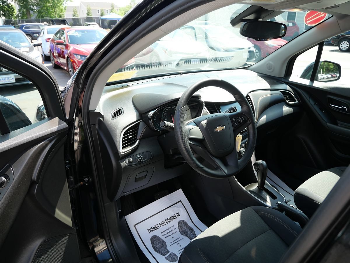 Used 2017 Chevrolet Trax LS AWD/4WD image 9
