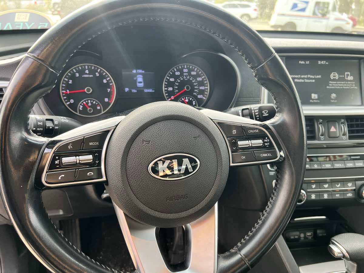 Used 2020 Kia Optima S image 13