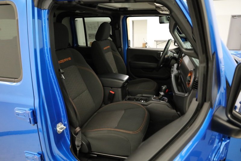 Used 2023 Jeep Gladiator Mojave w/ Cold Weather Group image 35