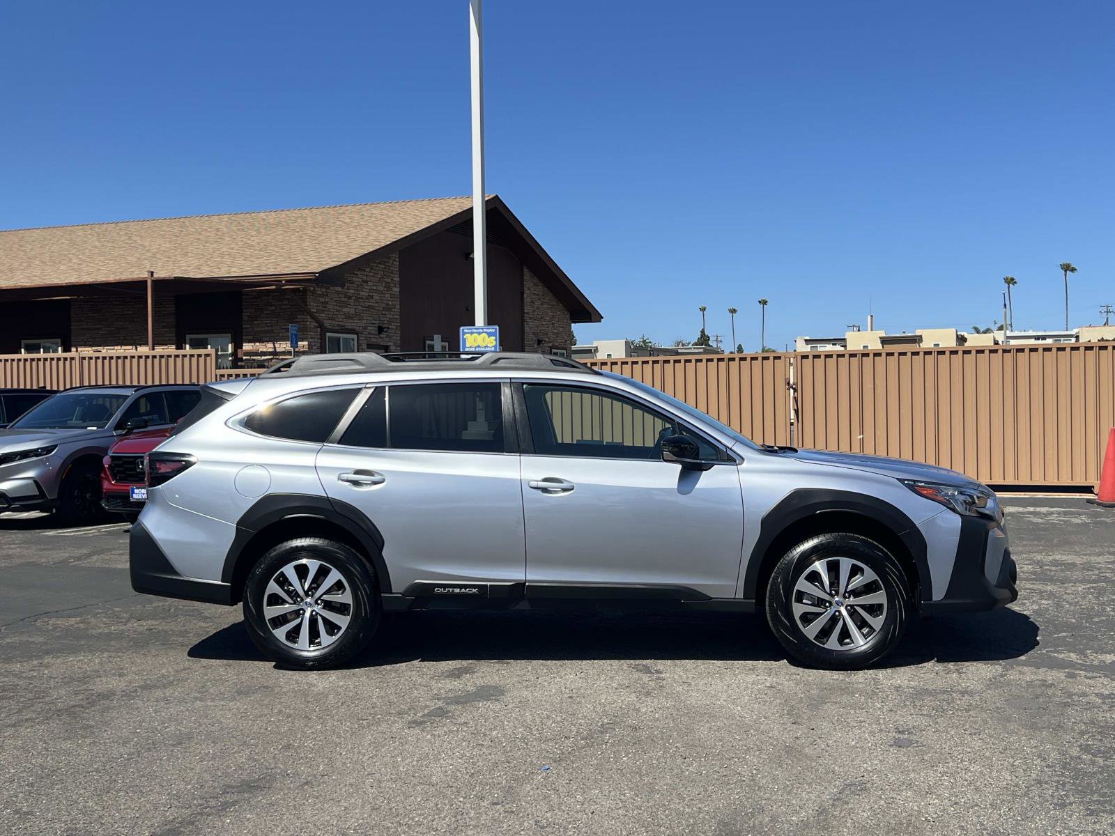 Used 2024 Subaru Outback Premium AWD/4WD image 26
