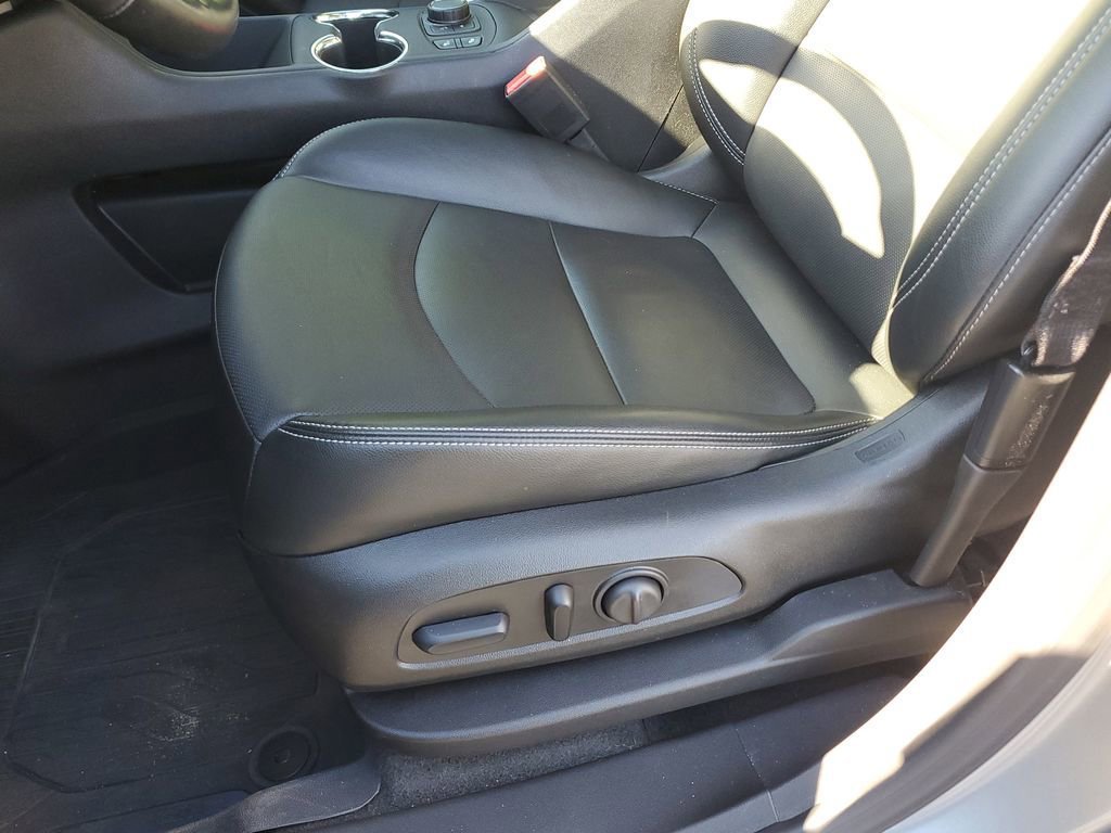 Used 2024 GMC Terrain SLT w/ LPO, Floor Liner Package AWD/4WD image 15