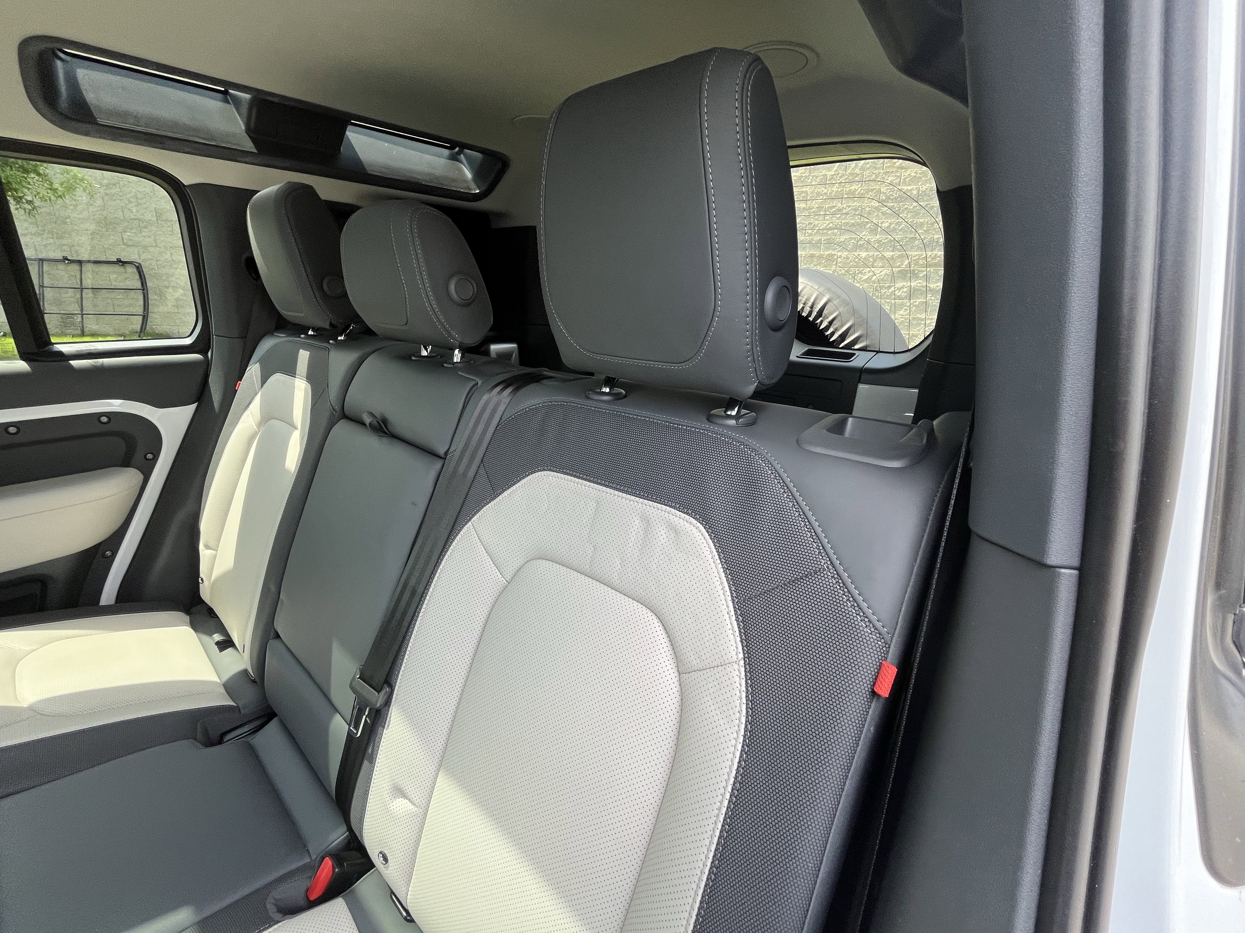 Certified 2023 Land Rover Defender 110 X-Dynamic SE AWD/4WD image 29