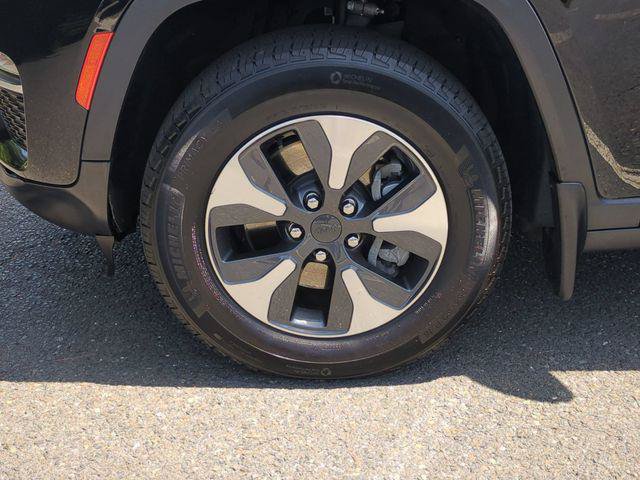 Certified 2022 Jeep Grand Cherokee Limited 4xe w/ MOPAR Finishing Package AWD/4WD image 25