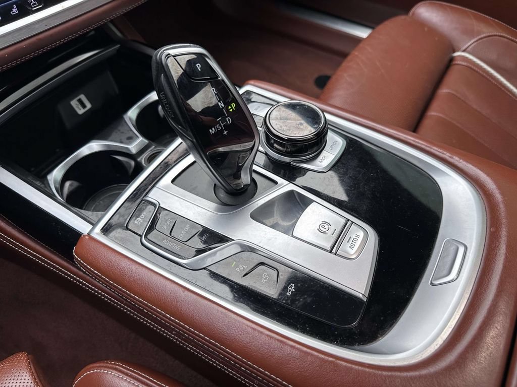 Used 2018 BMW 750i xDrive AWD/4WD image 27