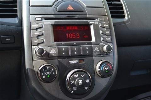 Used 2010 Kia Soul + FWD image 14