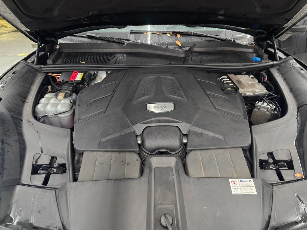 Used 2021 Porsche Cayenne S image 8