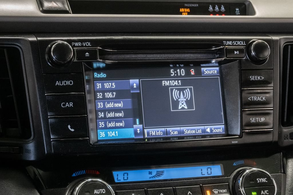 Used 2018 Toyota RAV4 XLE AWD/4WD image 18