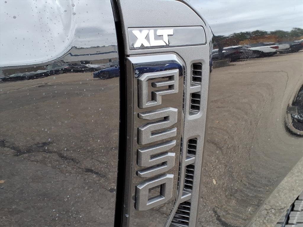 New 2026 Ford F250 4x4 Crew Cab Super Duty image 14