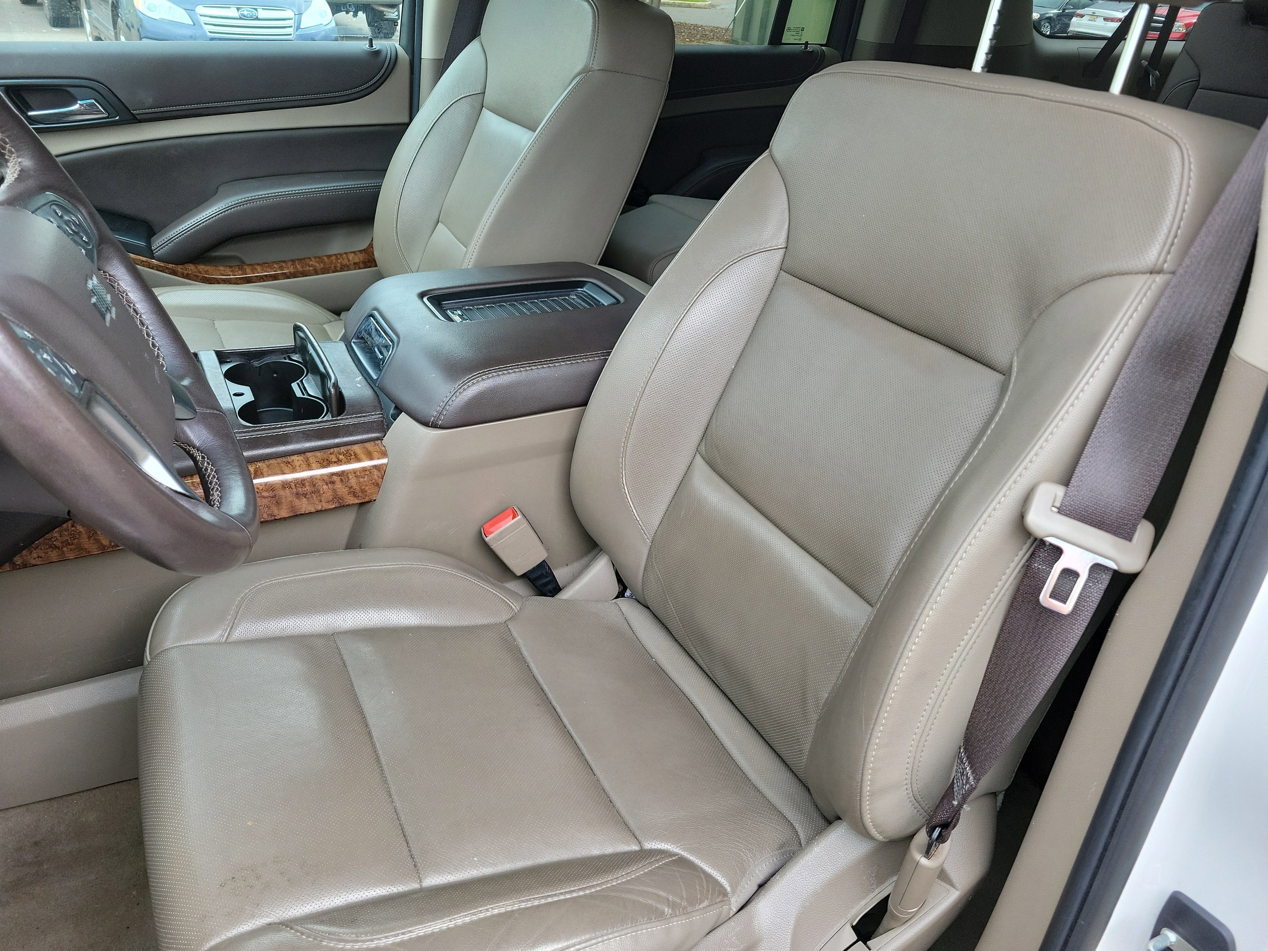 Used 2020 Chevrolet Suburban Premier image 4