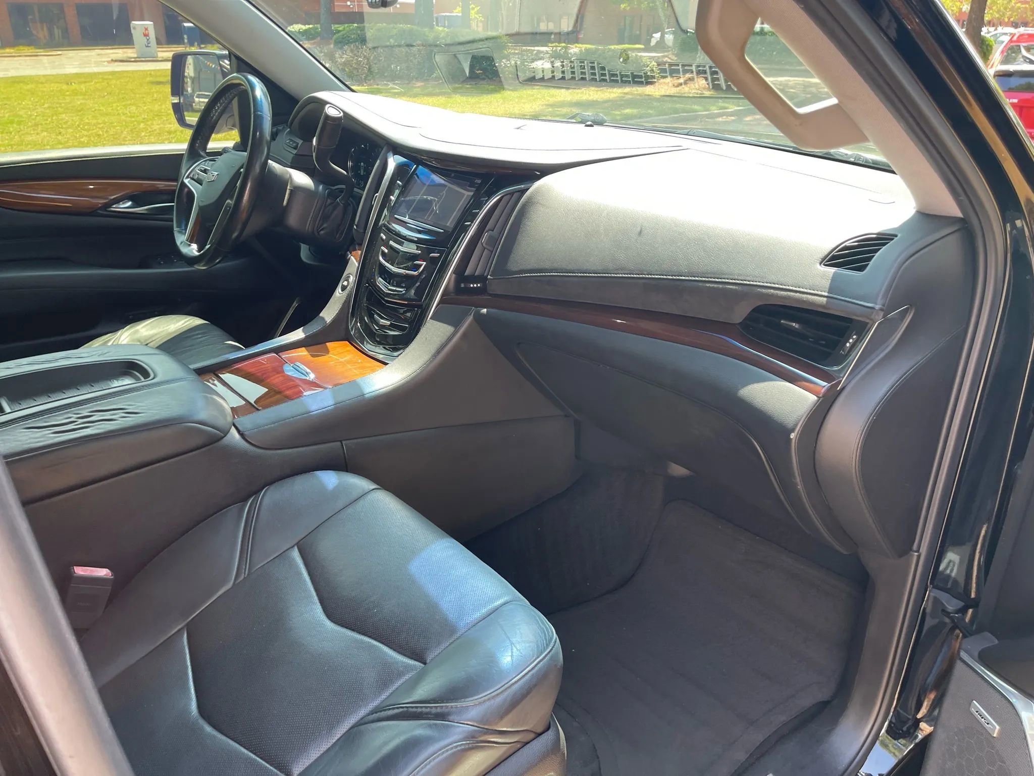 Used 2016 Cadillac Escalade Luxury image 14