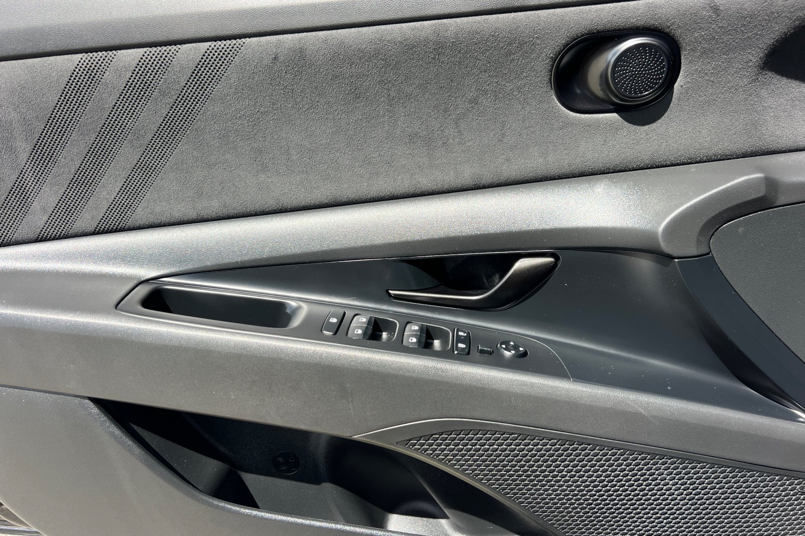 Used 2025 Hyundai Elantra N FWD image 11