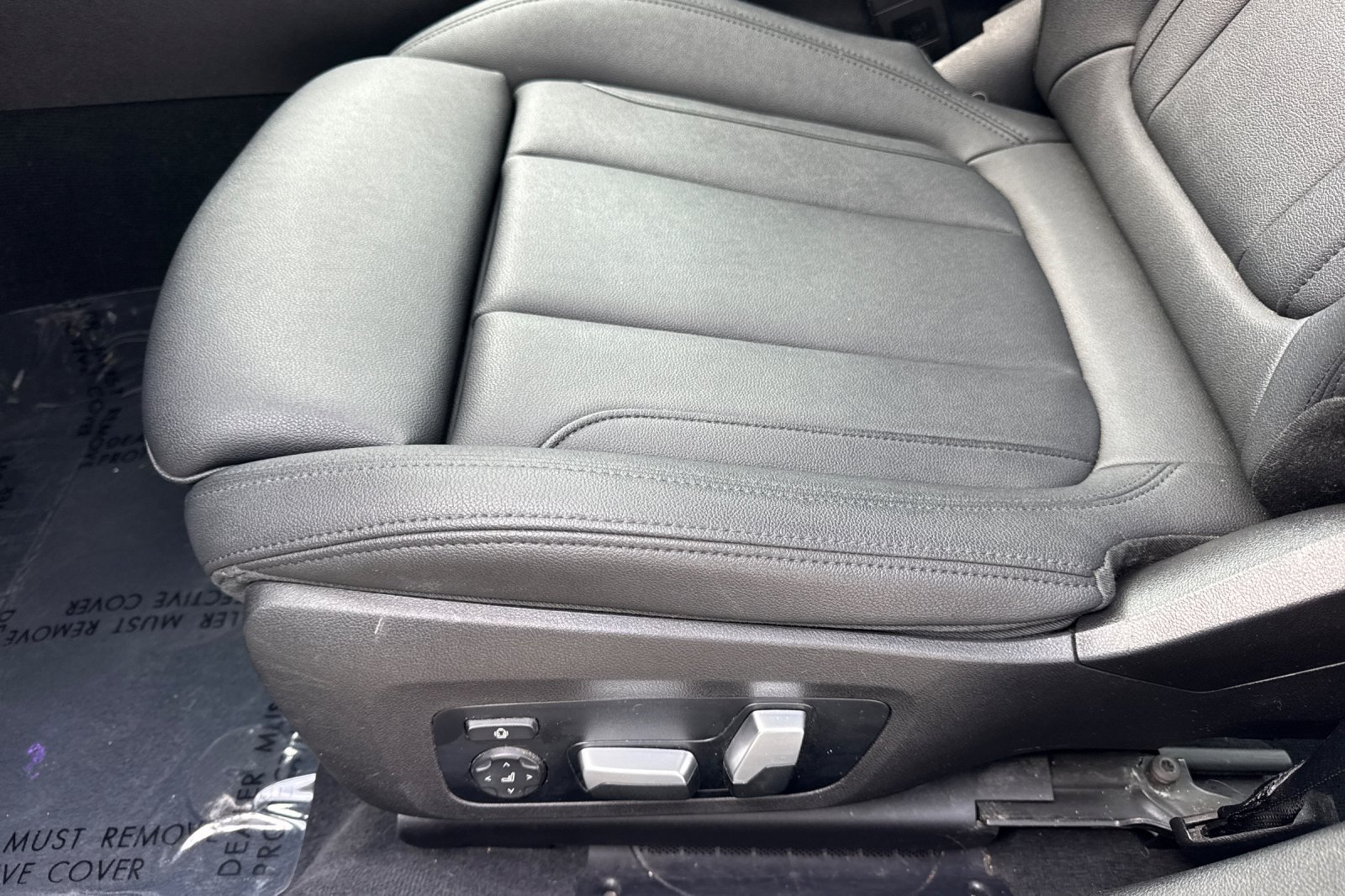 Used 2021 BMW 330i Sedan w/ M Sport Package RWD image 13
