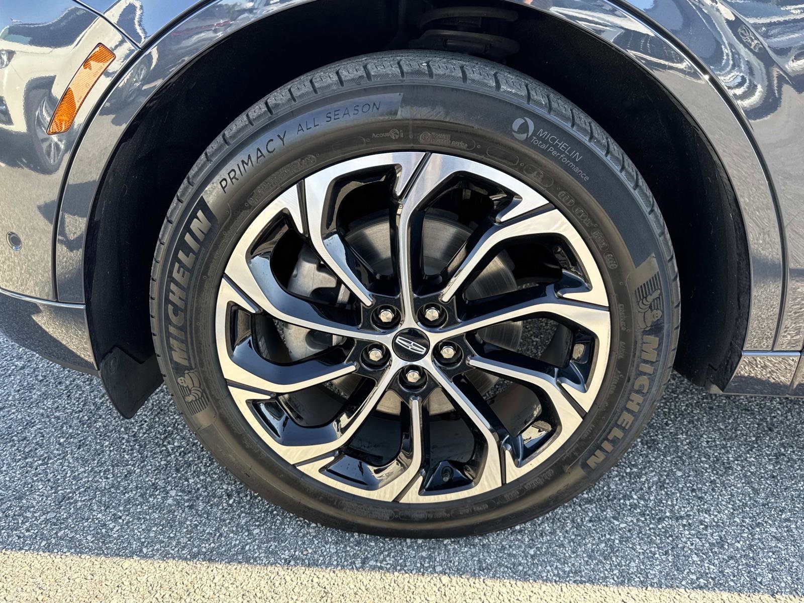 Used 2024 Lincoln Nautilus Reserve image 10