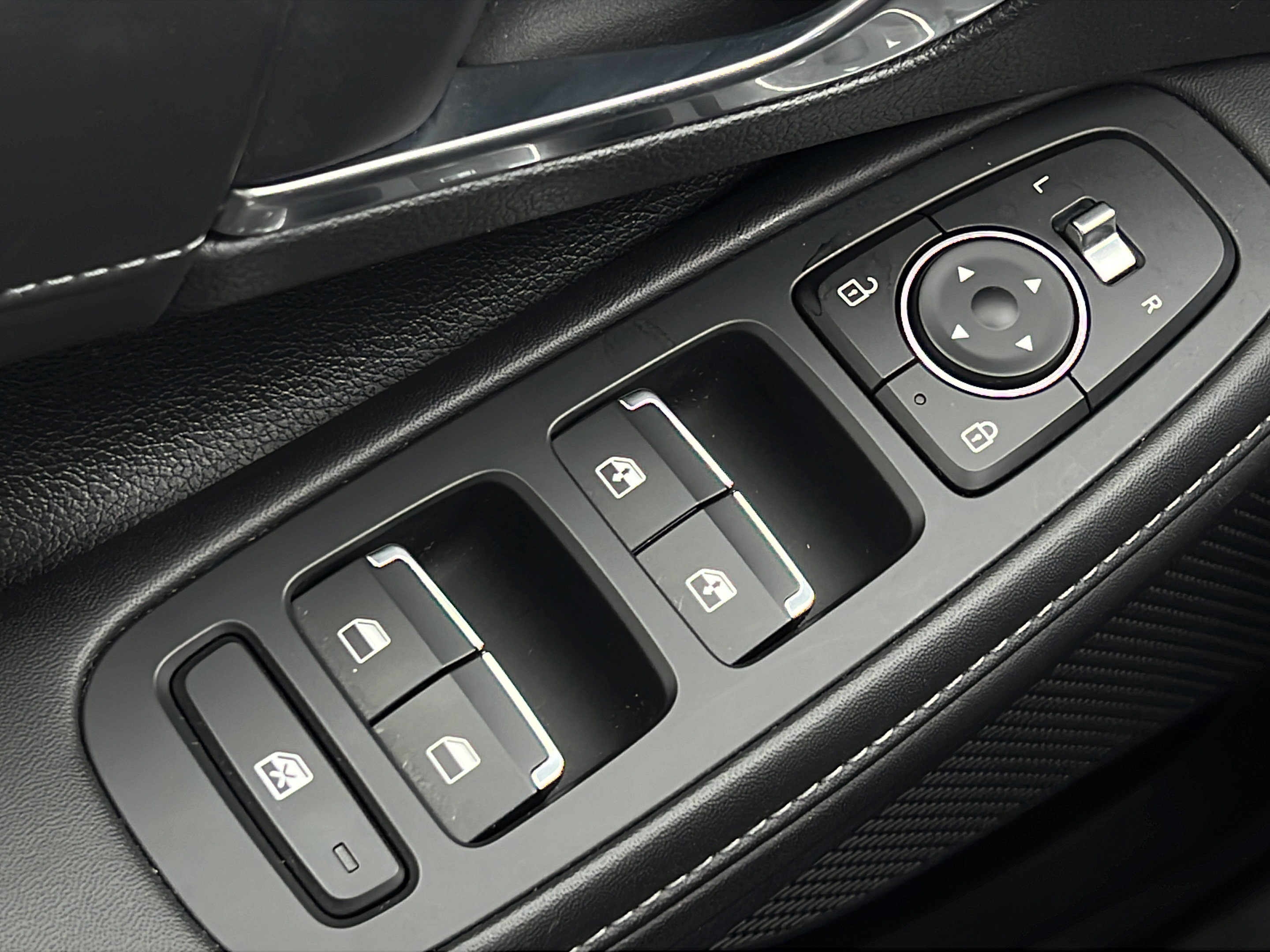 Used 2023 Hyundai Sonata Limited FWD image 18