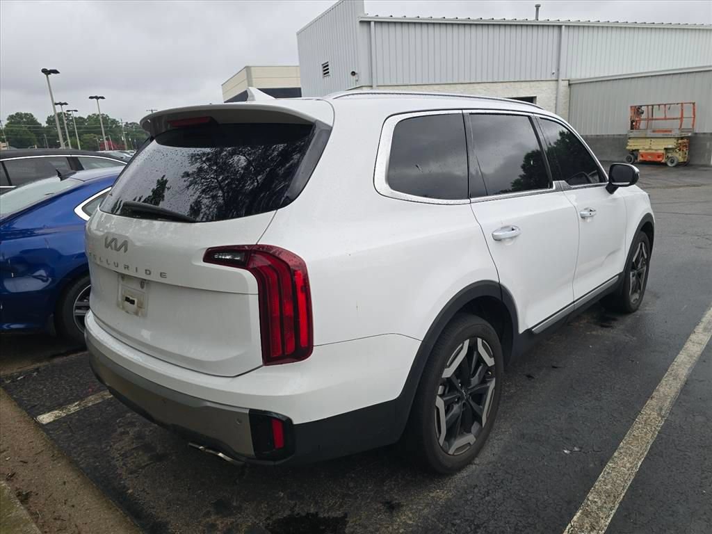 Certified 2023 Kia Telluride S w/ S Sunroof Package FWD image 10
