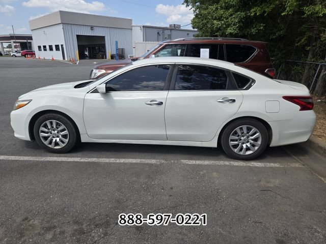 Used 2016 Nissan Altima 2.5 S w/ Power Driver Seat Package FWD image 3