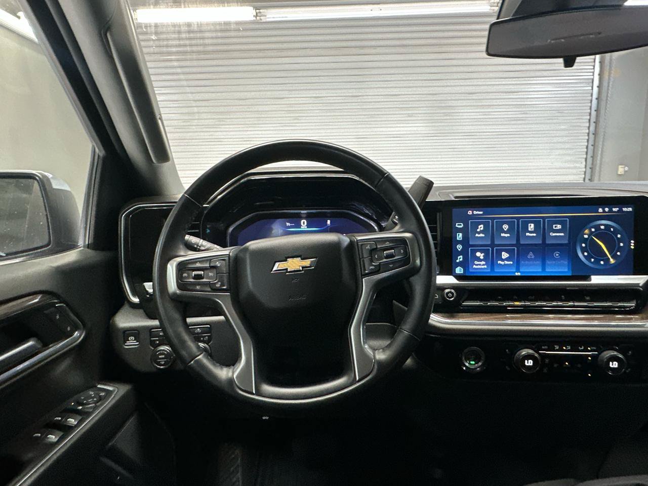 Used 2024 Chevrolet Silverado 1500 LT AWD/4WD image 16
