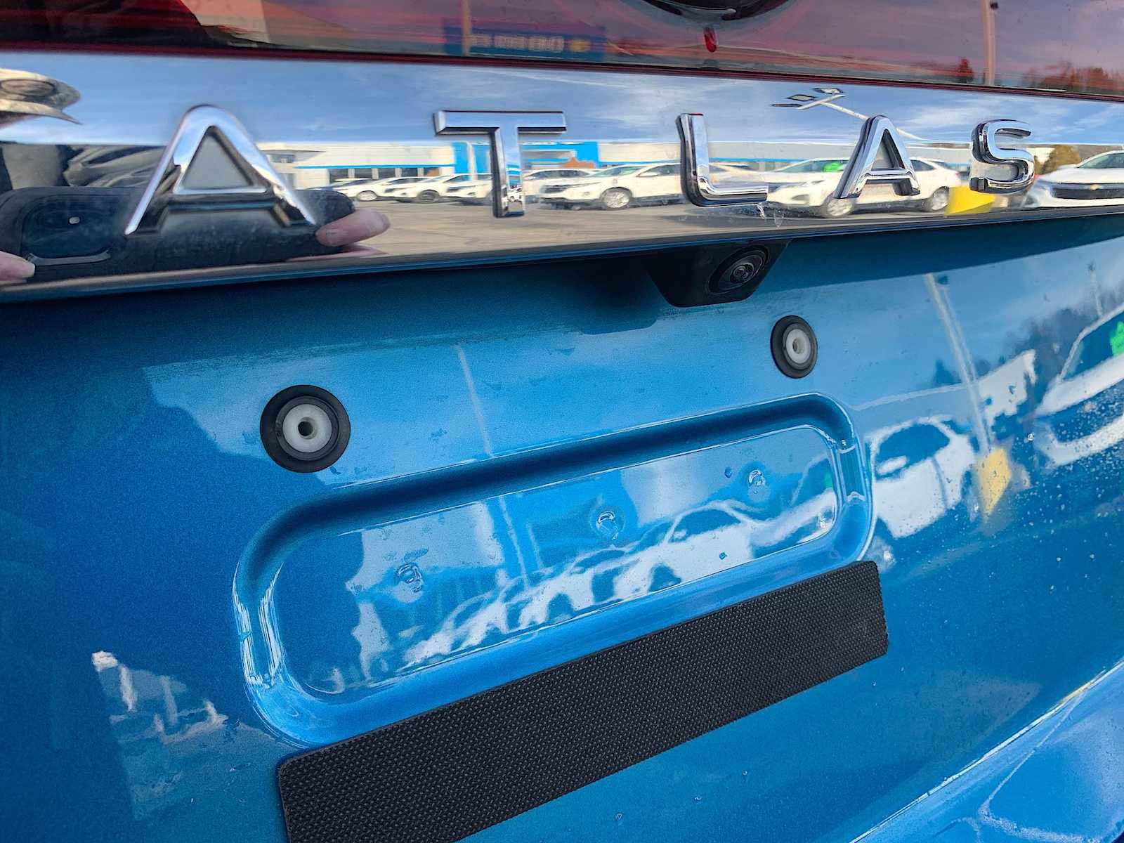 Used 2024 Volkswagen Atlas Cross Sport SEL image 31