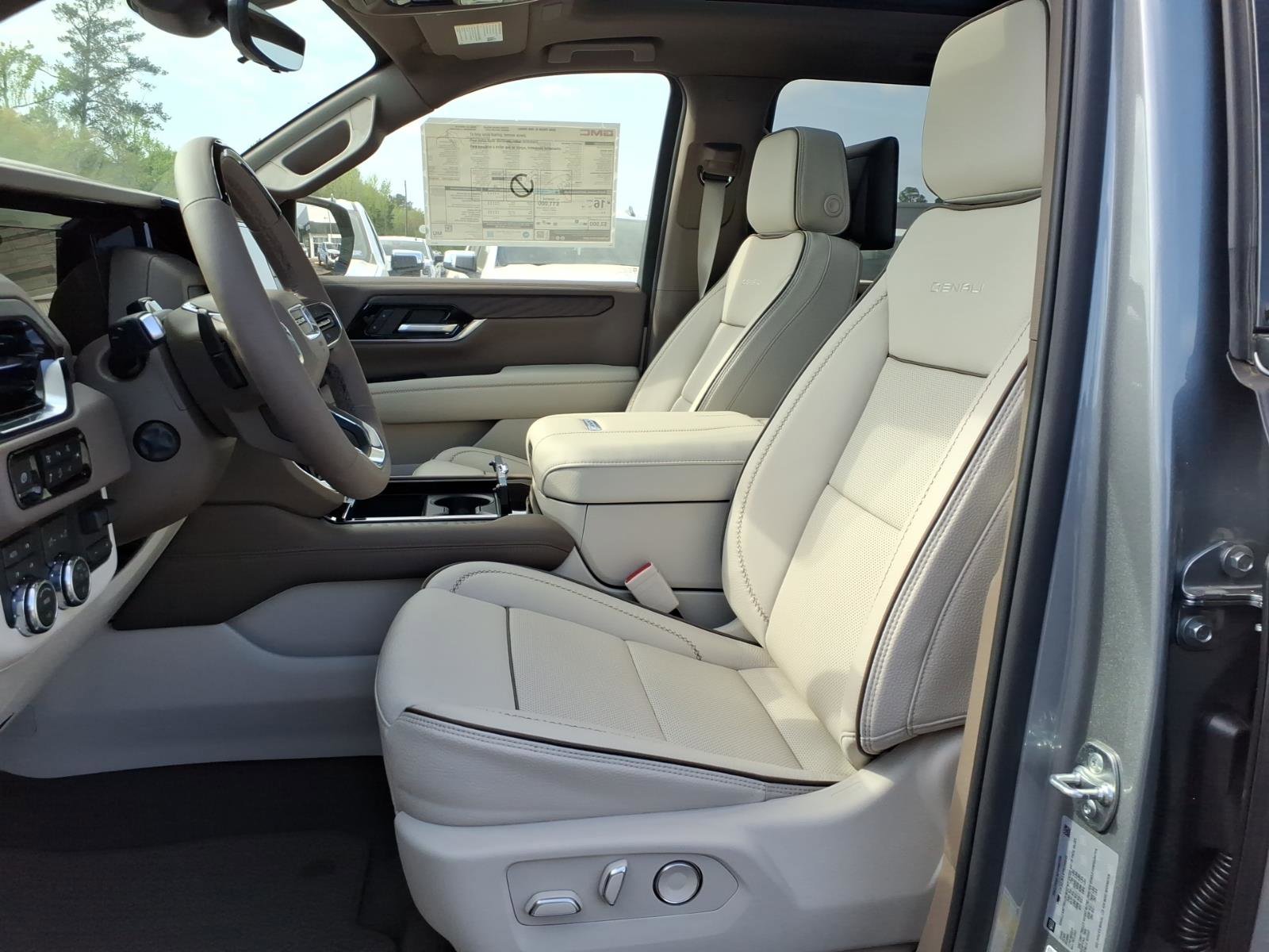 New 2026 GMC Yukon XL Denali w/ Denali Reserve Package image 20