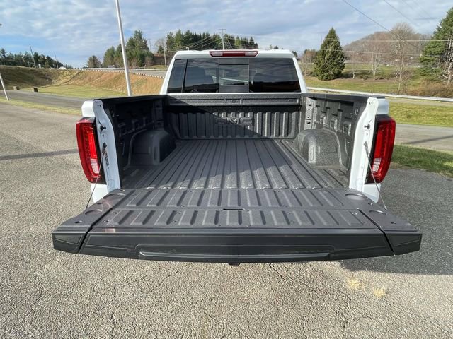New 2026 GMC Sierra 1500 SLT image 10
