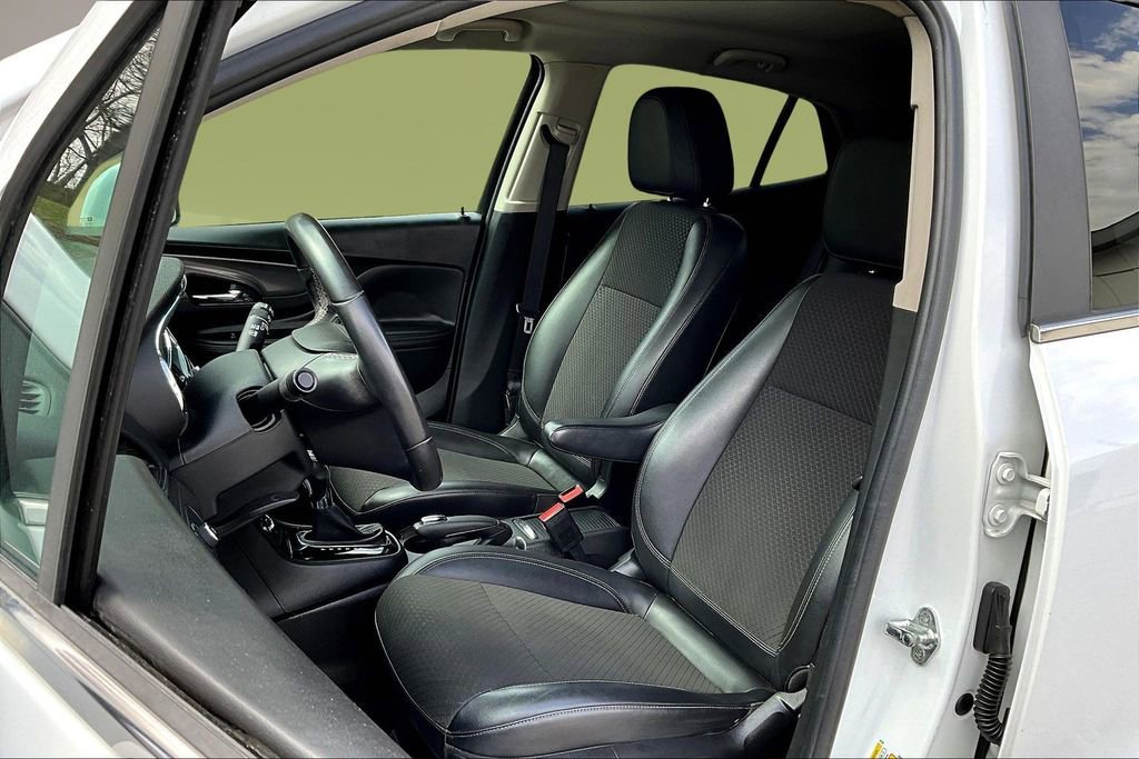 Used 2018 Buick Encore Preferred image 18