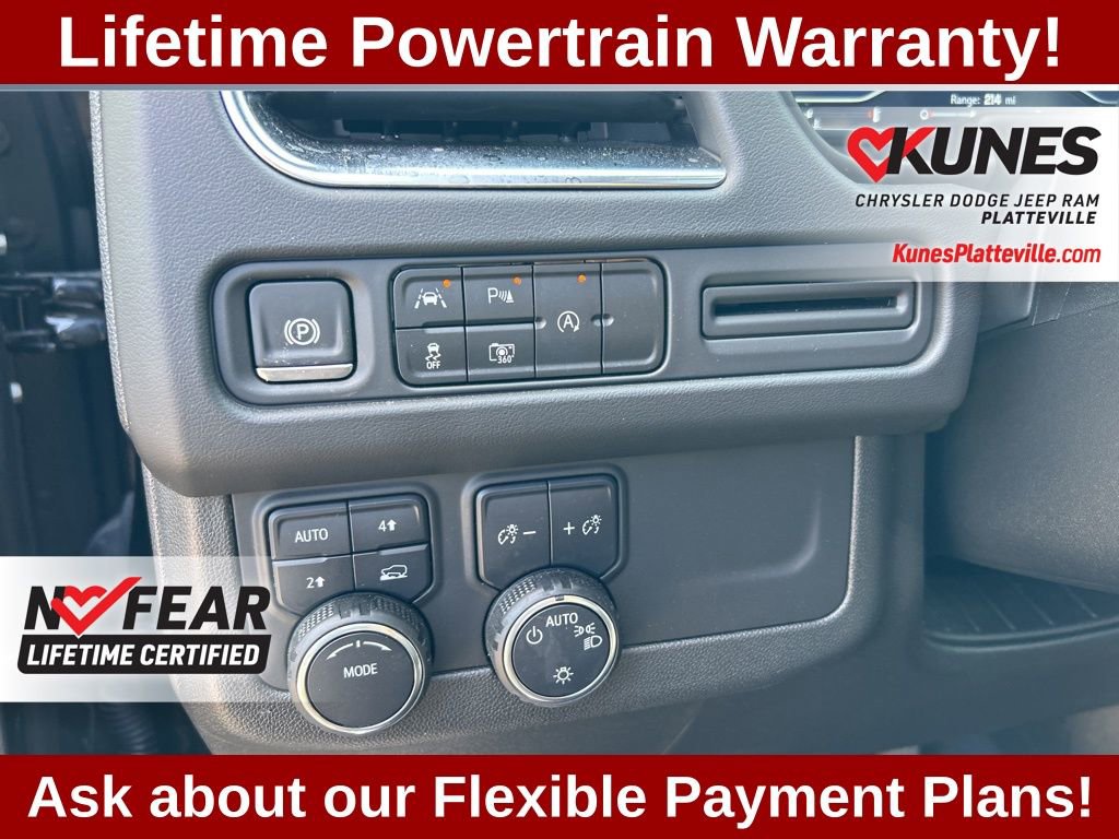 Used 2024 Chevrolet Suburban RST image 17