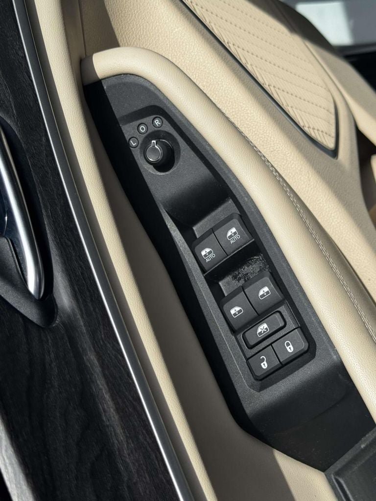 Used 2022 Jeep Grand Cherokee L Limited AWD/4WD image 12